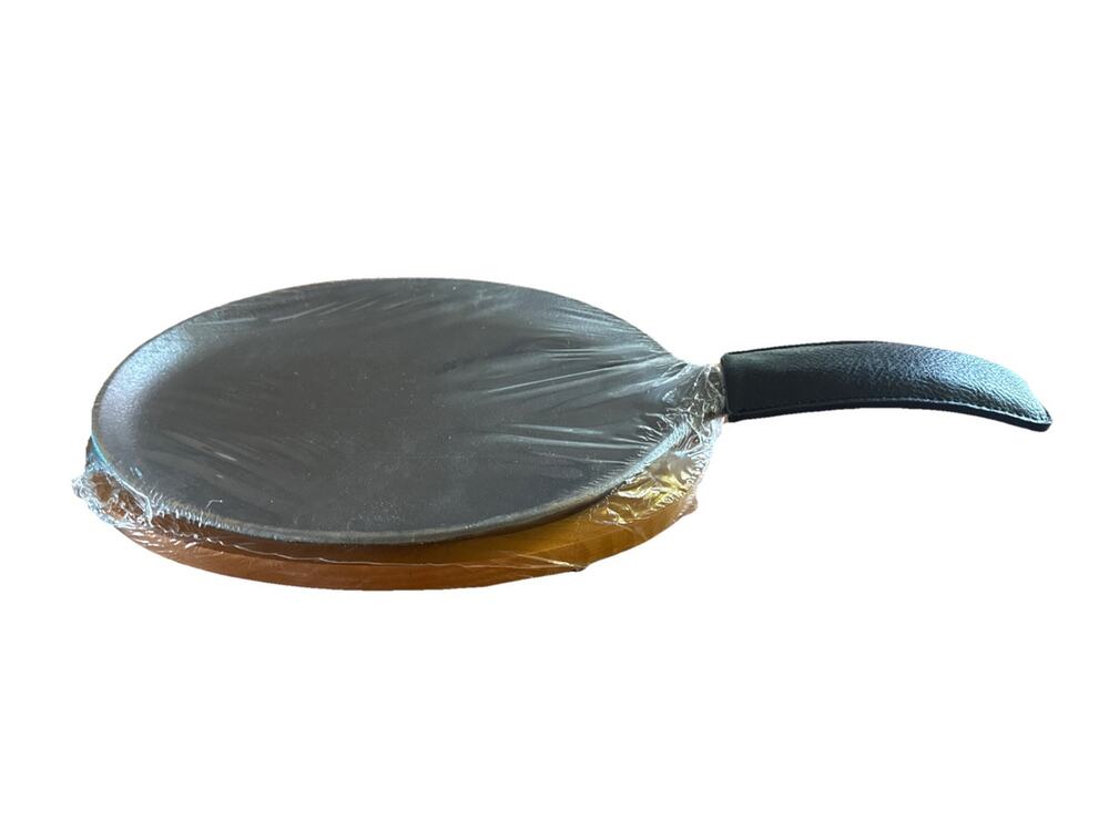 New 16" Cast Iron Fajita Sizzle Skillet Set w/ Wood Underliner Trivet & Sleeve